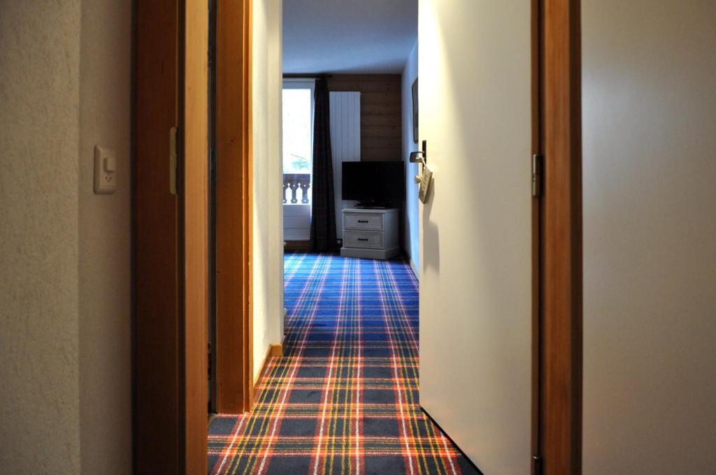 Hotel De La Paix Champéry Rum bild