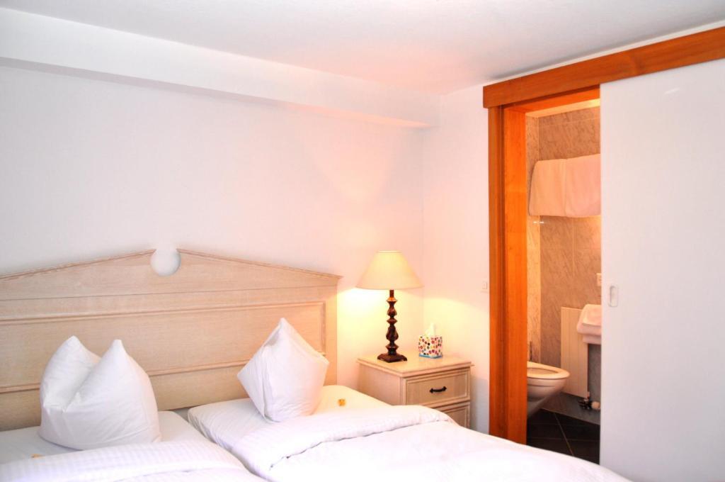 Hotel De La Paix Champéry Rum bild