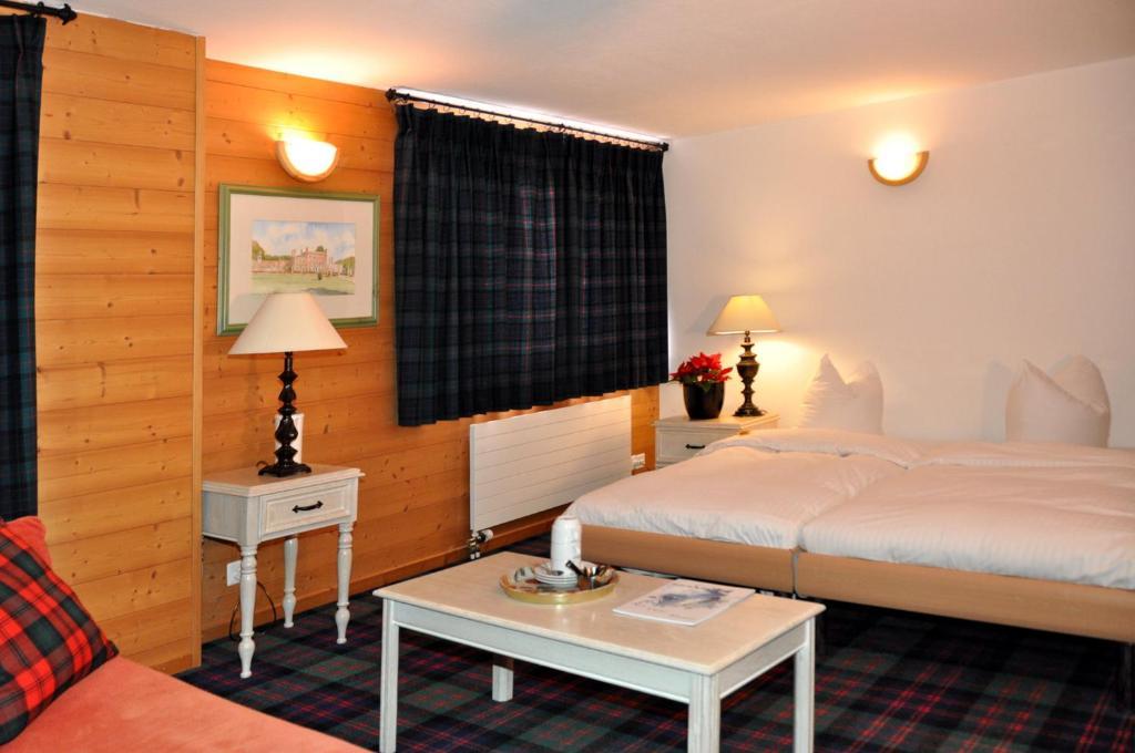 Hotel De La Paix Champéry Rum bild